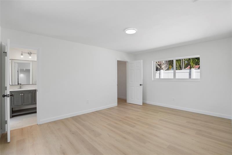 Image 15 of 39 For 1011 7th Ave