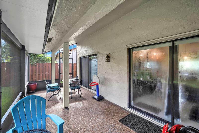 Image 12 of 32 For 8621 46th Ct