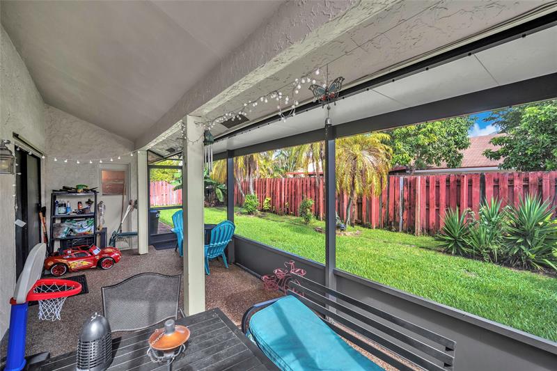Image 13 of 32 For 8621 46th Ct