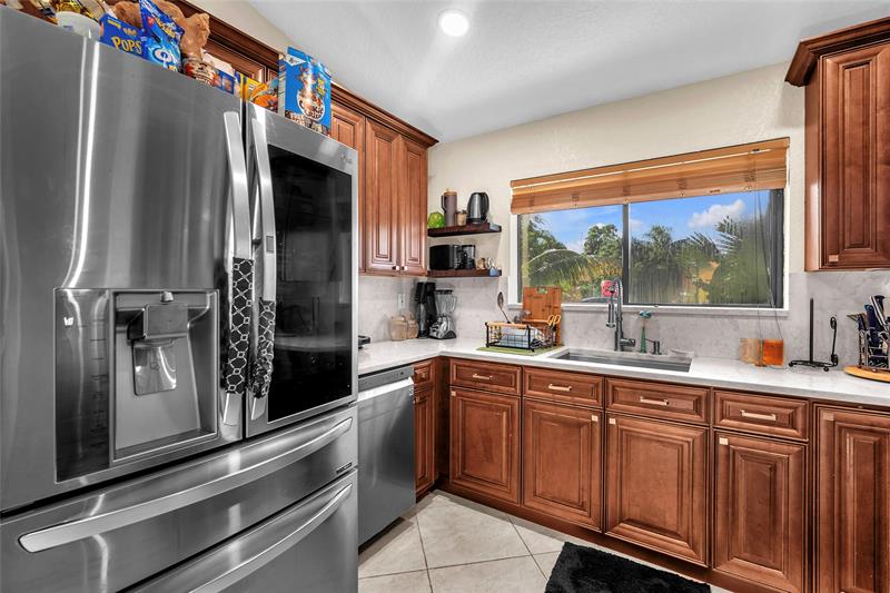 Image 17 of 32 For 8621 46th Ct