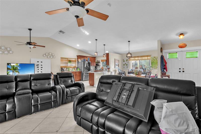 Image 24 of 32 For 8621 46th Ct
