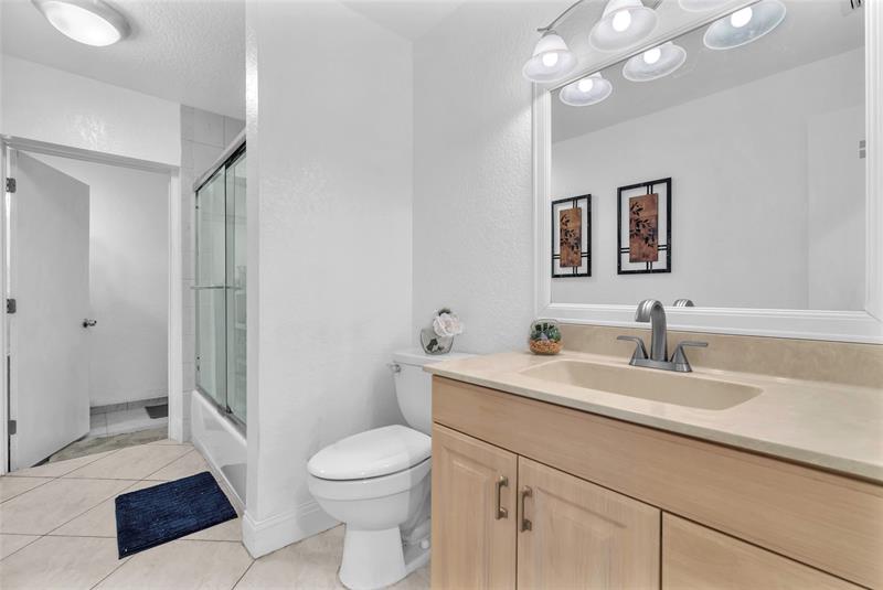 Image 30 of 32 For 8621 46th Ct