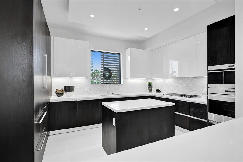 Image 26 of 59 For 3040 Ocean Blvd  N106