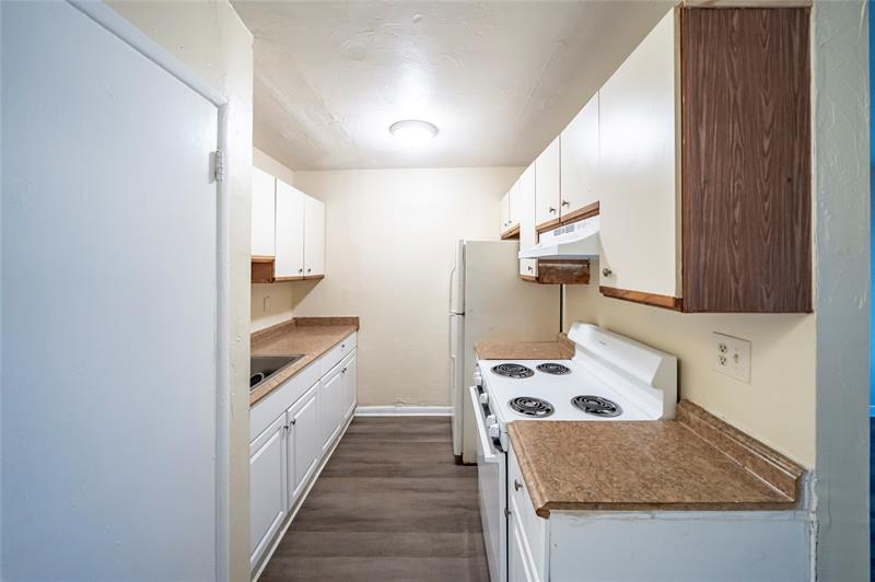 Image 3 of 17 For 420 1st Ave  2