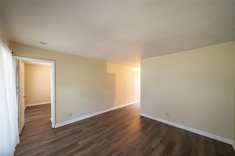 Image 5 of 17 For 420 1st Ave  2