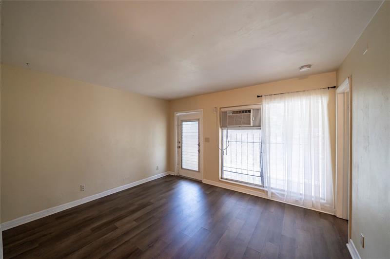 Image 6 of 17 For 420 1st Ave  2