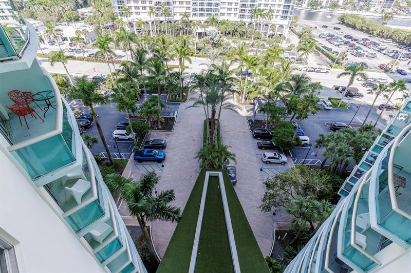 Image 17 of 21 For 3801 Ocean Dr  10s