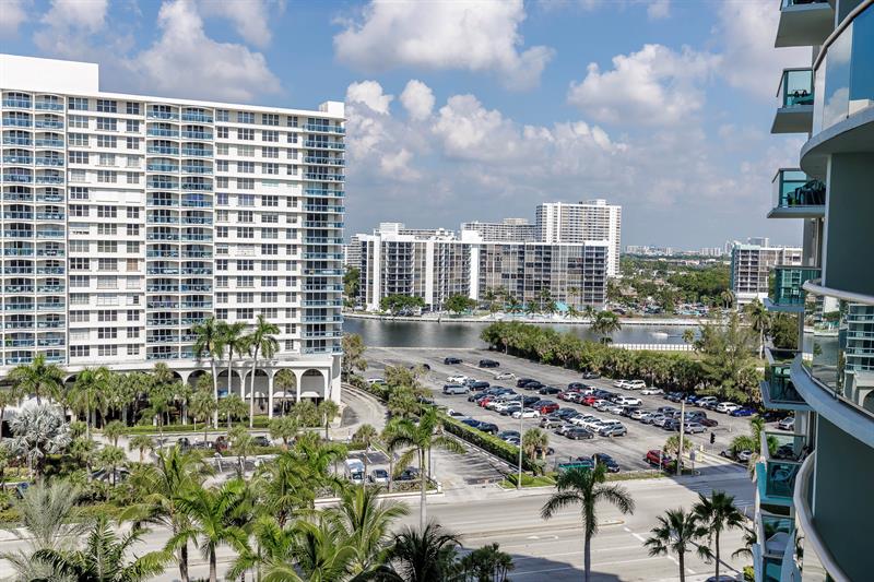 Image 20 of 21 For 3801 Ocean Dr  10s