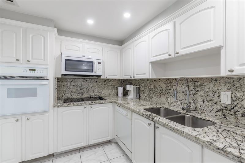 Image 7 of 21 For 3801 Ocean Dr  10s