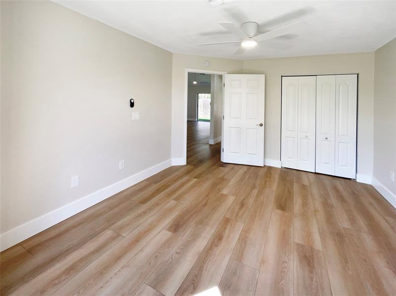Image 21 of 24 For 12785 Meadowbreeze Dr