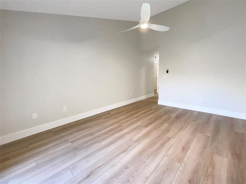 Image 6 of 24 For 12785 Meadowbreeze Dr