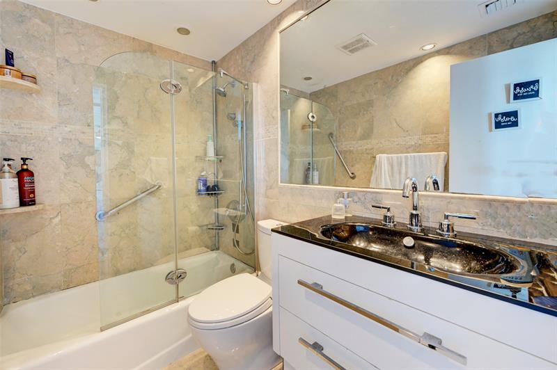 Image 14 of 19 For 888 Intracoastal Dr  4f