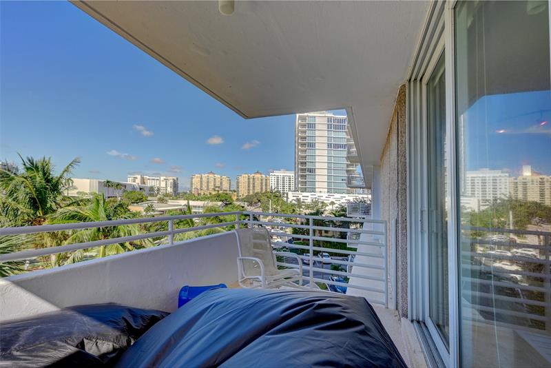 Image 15 of 19 For 888 Intracoastal Dr  4f
