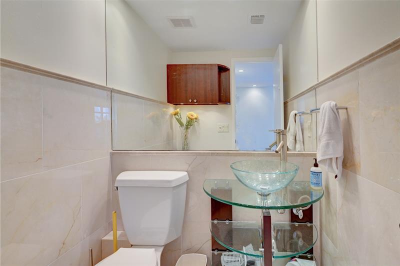 Image 4 of 19 For 888 Intracoastal Dr  4f