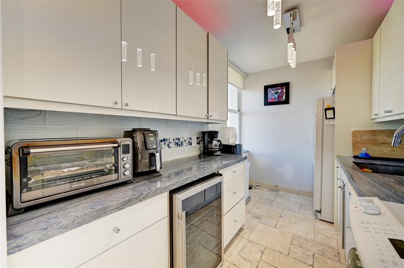 Image 9 of 19 For 888 Intracoastal Dr  4f