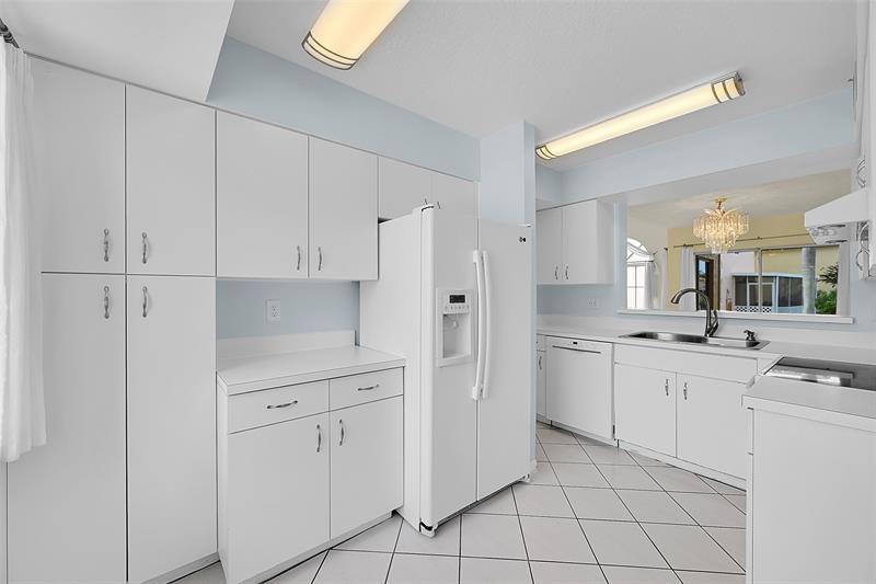 Image 10 of 41 For 1046 6th Ave