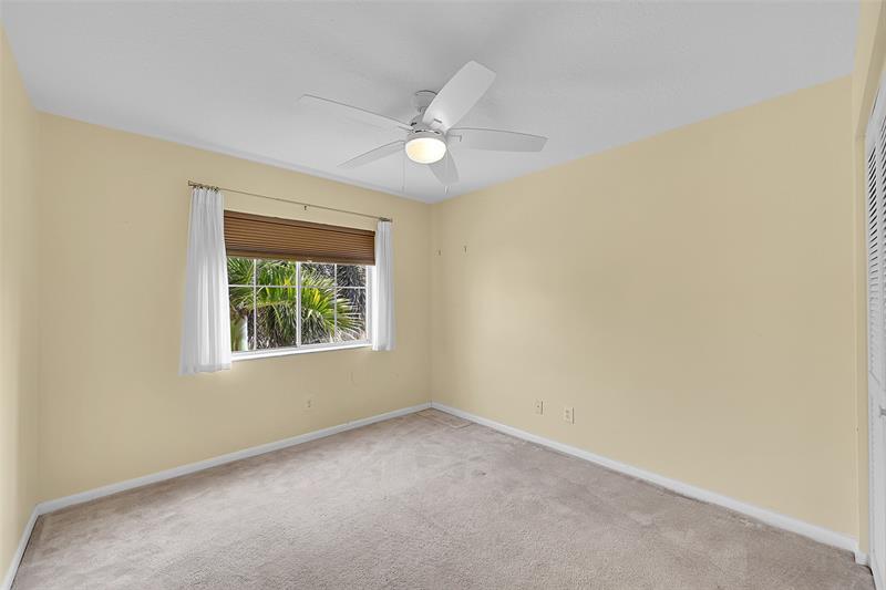 Image 23 of 41 For 1046 6th Ave