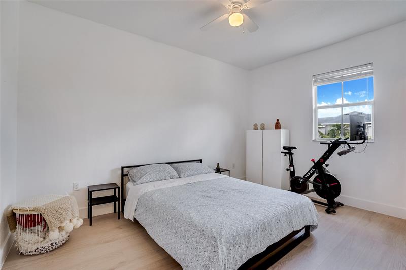 Image 21 of 30 For 2544 14th Ave  105