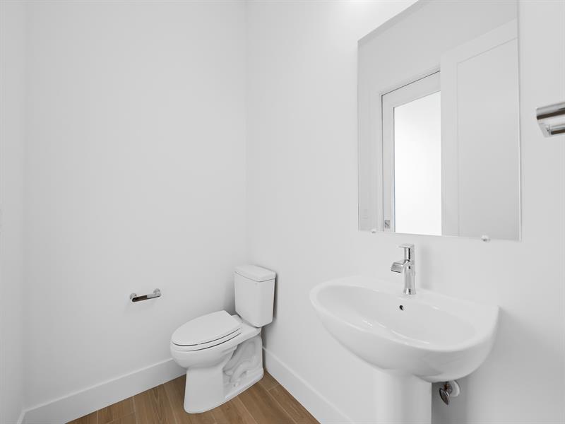 Image 10 of 32 For 1446 23rd Street