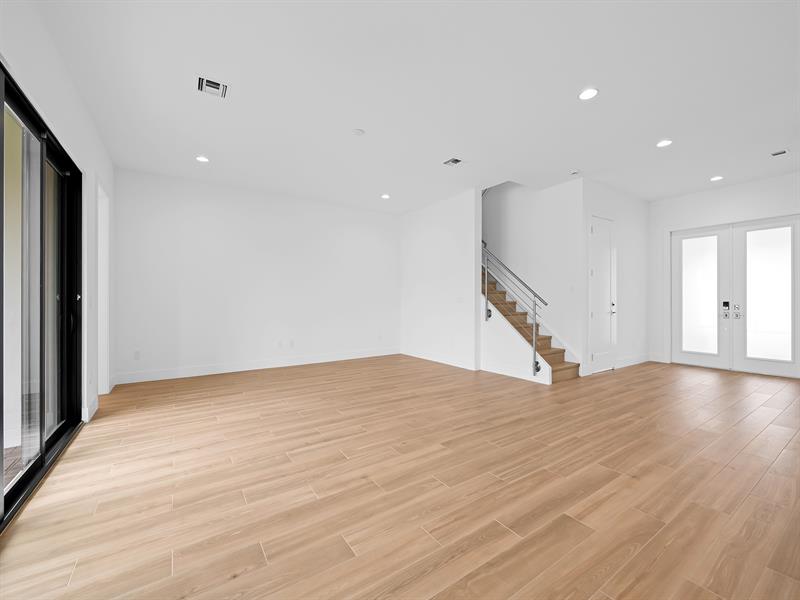 Image 11 of 32 For 1446 23rd Street