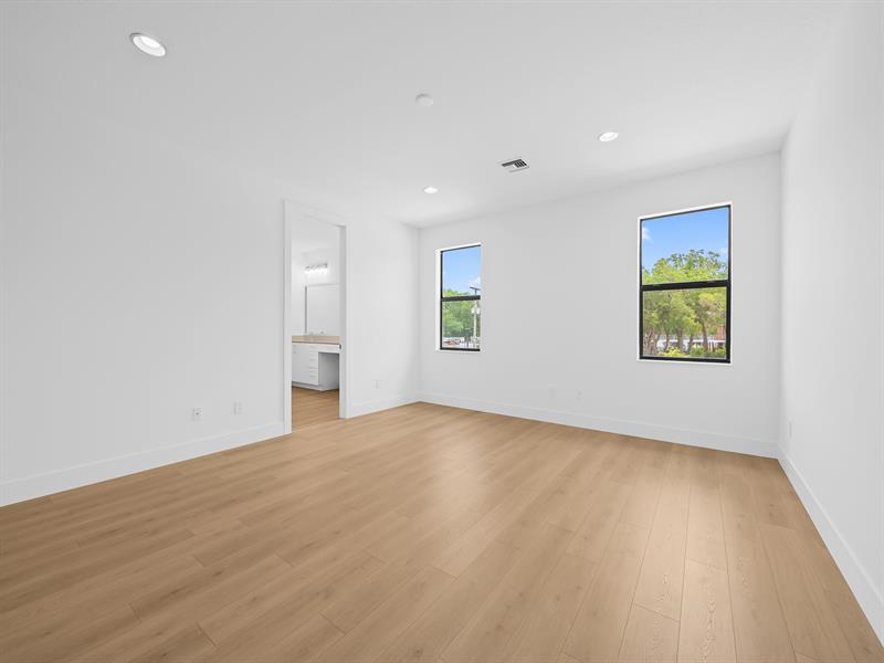 Image 13 of 32 For 1446 23rd Street