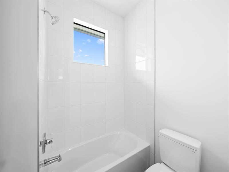 Image 22 of 32 For 1446 23rd Street