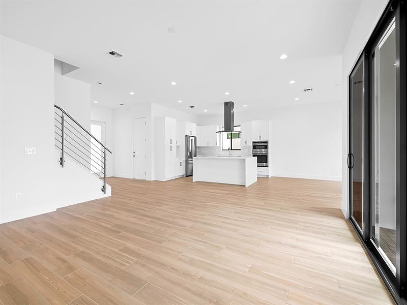 Image 5 of 32 For 1446 23rd Street