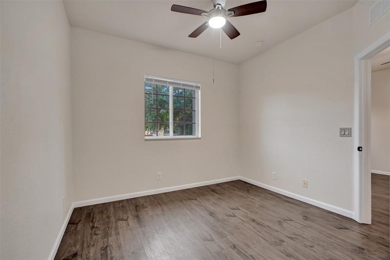 Image 10 of 28 For 3205 33rd St