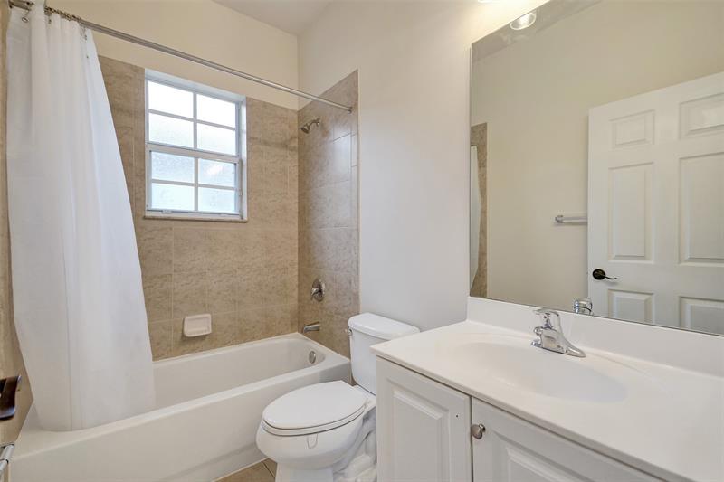 Image 12 of 28 For 3205 33rd St