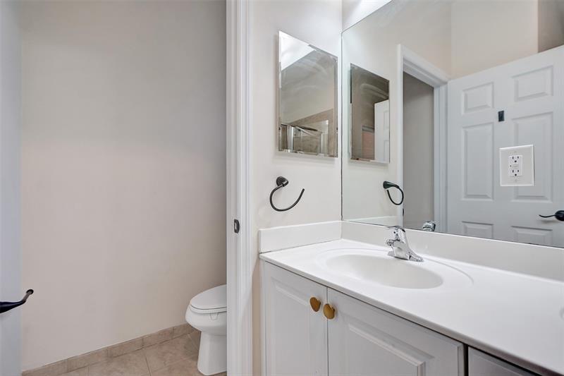 Image 17 of 28 For 3205 33rd St