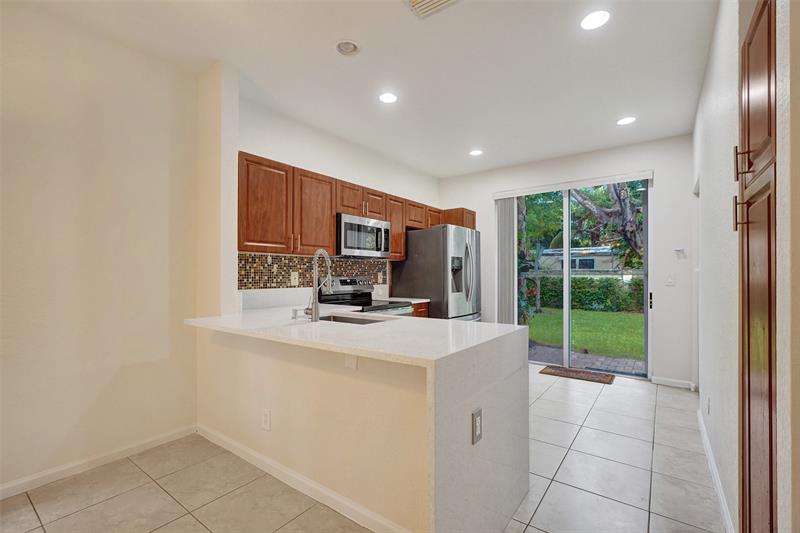 Image 5 of 28 For 3205 33rd St