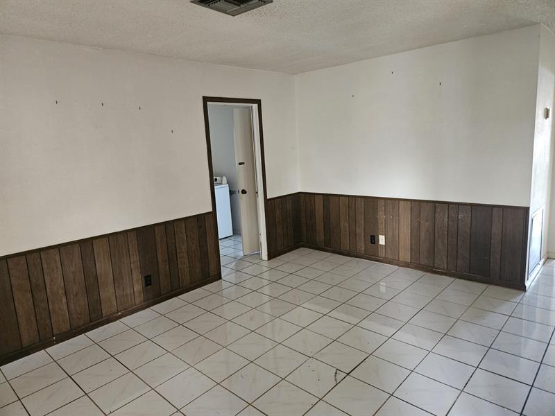 Image 6 of 9 For 8548 24th Ct