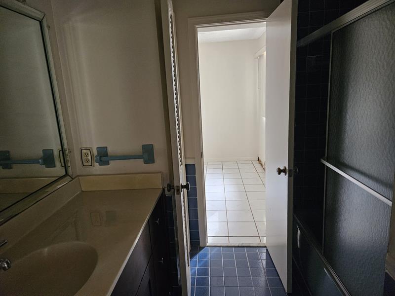 Image 7 of 9 For 8548 24th Ct