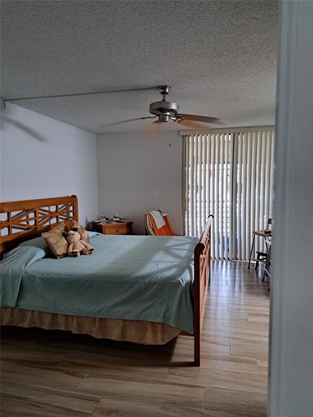 Image 7 of 8 For 6751 University Dr  206
