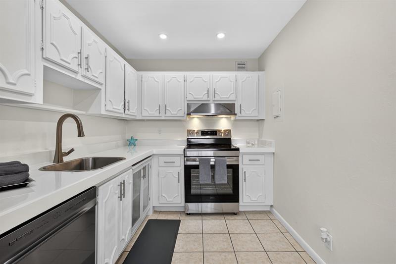 Image 6 of 32 For 126 Sparrow Dr  10-b