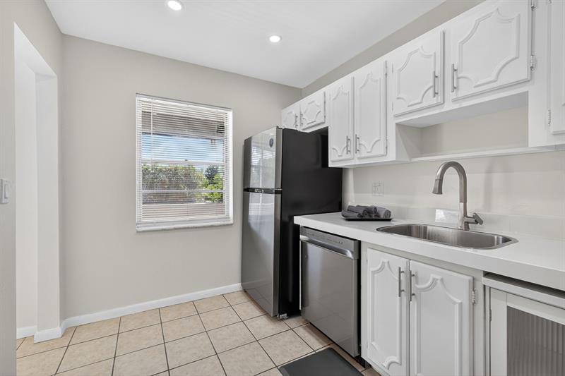 Image 7 of 32 For 126 Sparrow Dr  10-b