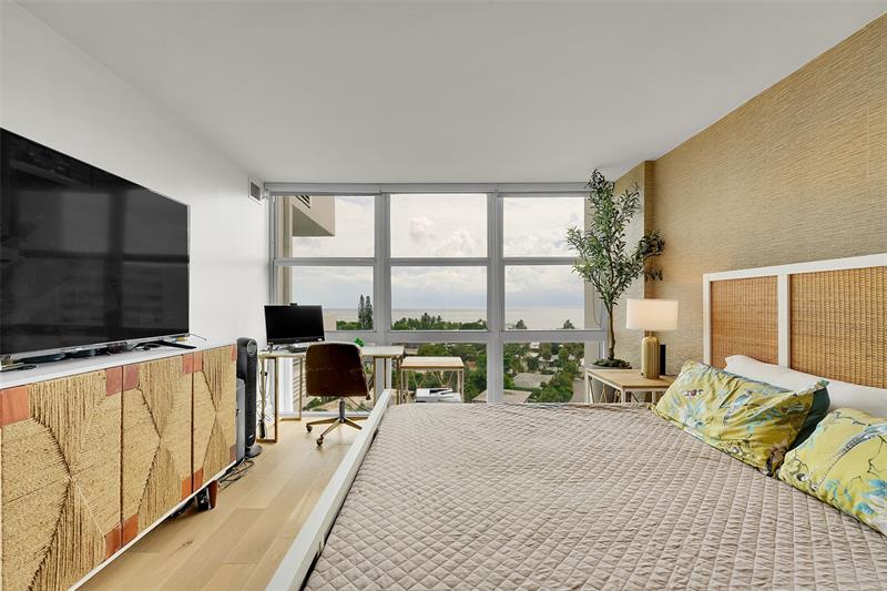 Image 19 of 47 For 2841 Ocean Blvd  1004