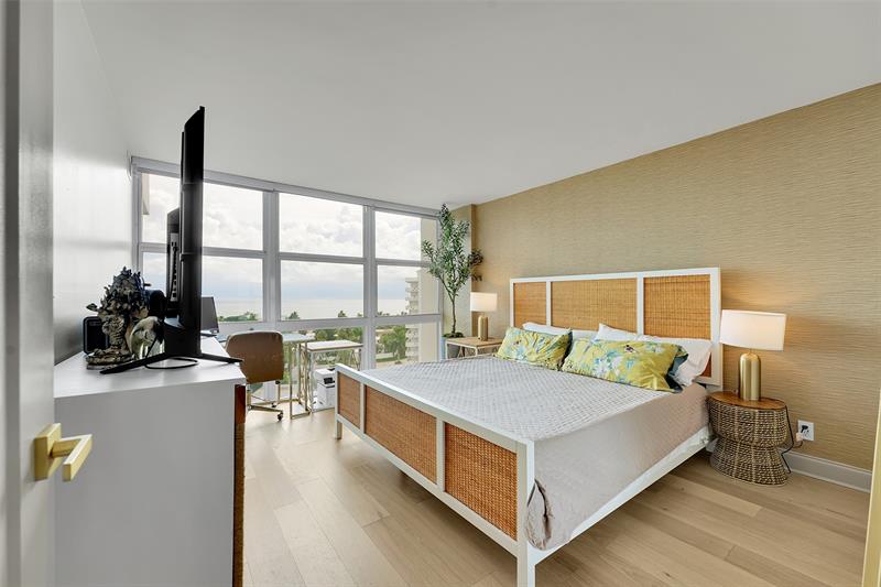 Image 20 of 47 For 2841 Ocean Blvd  1004