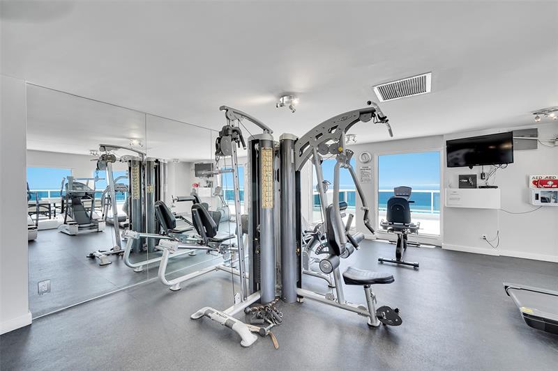 Image 31 of 47 For 2841 Ocean Blvd  1004
