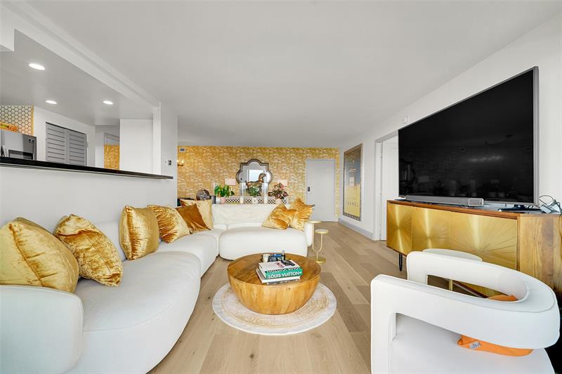 Image 4 of 47 For 2841 Ocean Blvd  1004