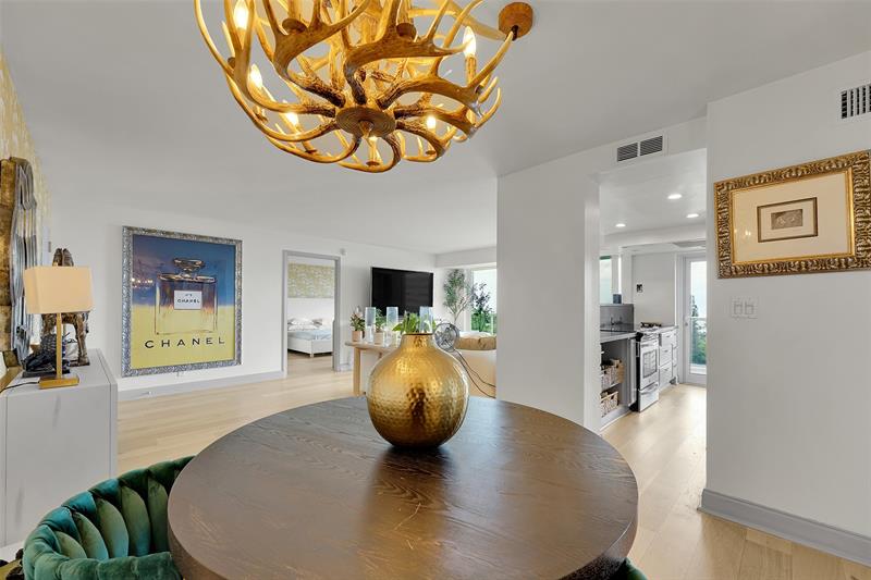 Image 7 of 47 For 2841 Ocean Blvd  1004