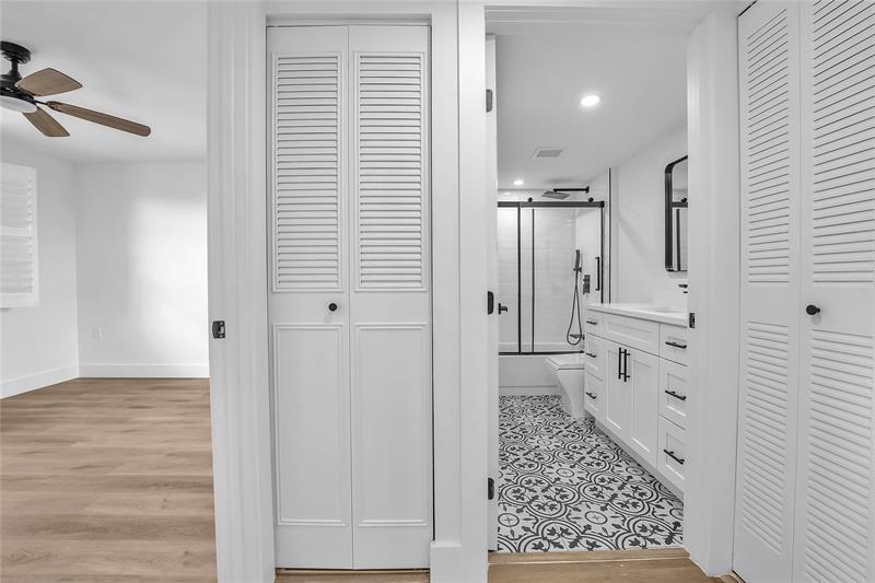 Image 22 of 22 For 6037 Balboa Circle  401