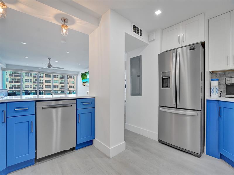 Image 16 of 82 For 3430 Galt Ocean Dr  1504