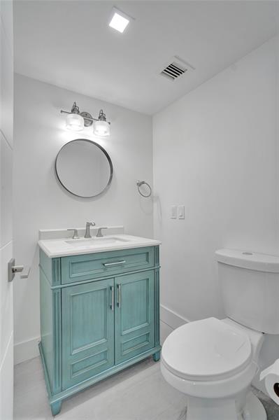 Image 43 of 82 For 3430 Galt Ocean Dr  1504