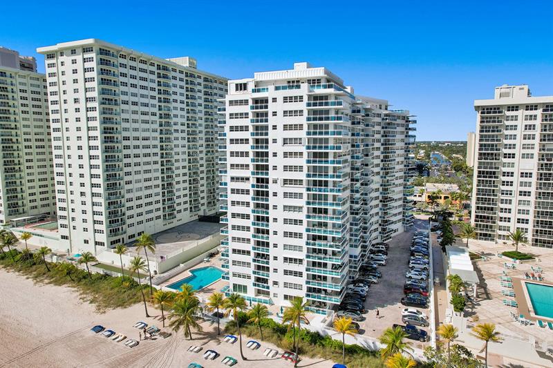 Image 67 of 82 For 3430 Galt Ocean Dr  1504