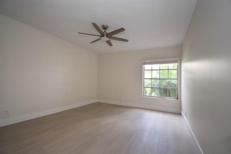 Image 11 of 16 For 2220 68th St  1007