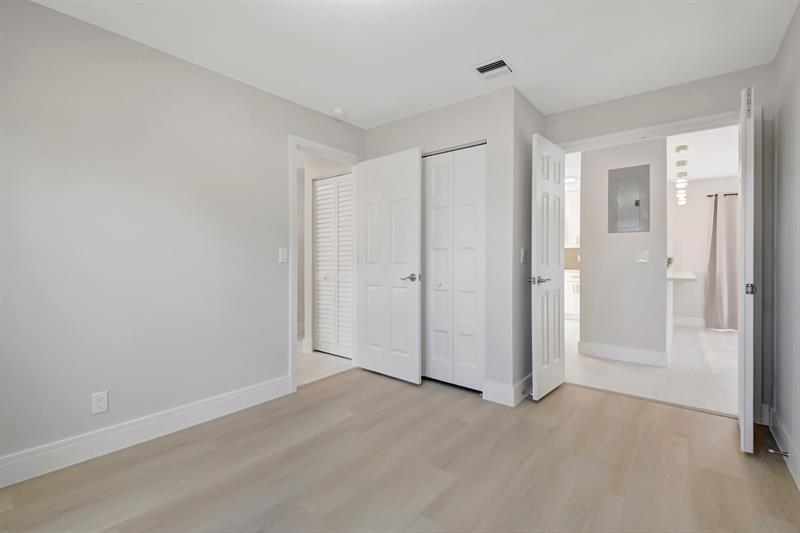 Image 16 of 45 For 14932 Wildflower Ln  14932