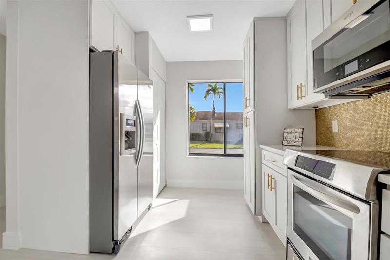 Image 6 of 45 For 14932 Wildflower Ln  14932
