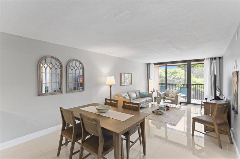 Image 10 of 34 For 16 Royal Palm Way  302