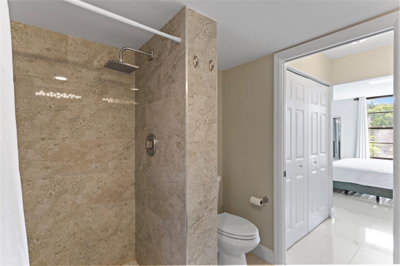 Image 23 of 34 For 16 Royal Palm Way  302